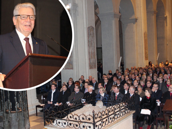 Joachim Gauck nahm die rund 1.000 Gäste mit auf eine politisch-kirchliche Zeitreise. Fotos: Nick Wenkel