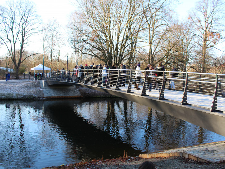 Bereits im vergangenen Jahr wurde die neue Hennebergbrücke eingeweiht und könnte nun als Musterbeispiel für die Hoheworthbrücke dienen. Foto: Alexander Dontscheff