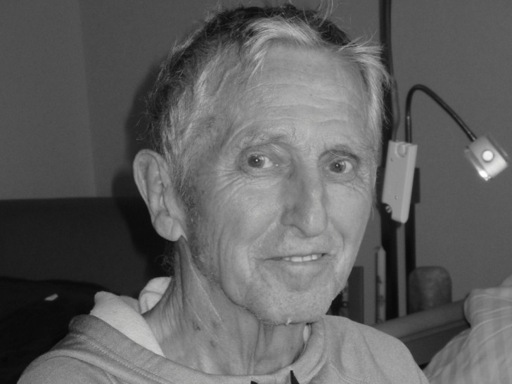 Georg Dierich im Hospiz in Salzgitter Bad, vier Wochen bevor er im Hospiz verstarb. Foto: DLS
                  