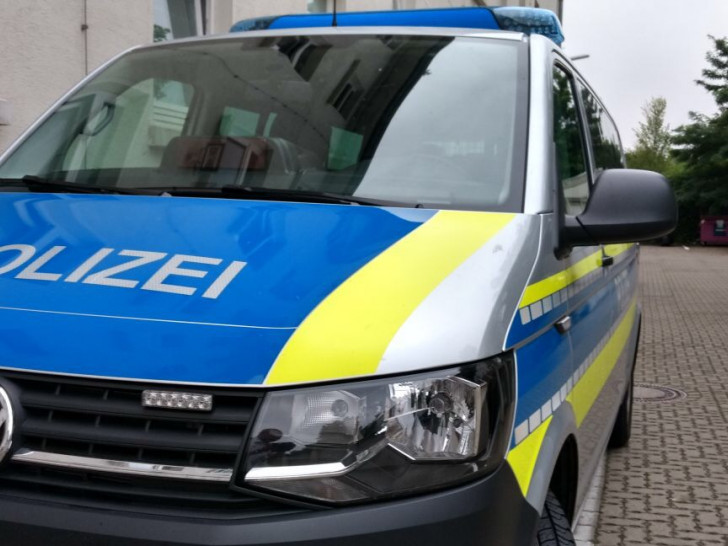 Die Polizeifahrzeuge in Wolfenbüttel haben nun auch noch gelbe Streifen. Foto: Anke Donner