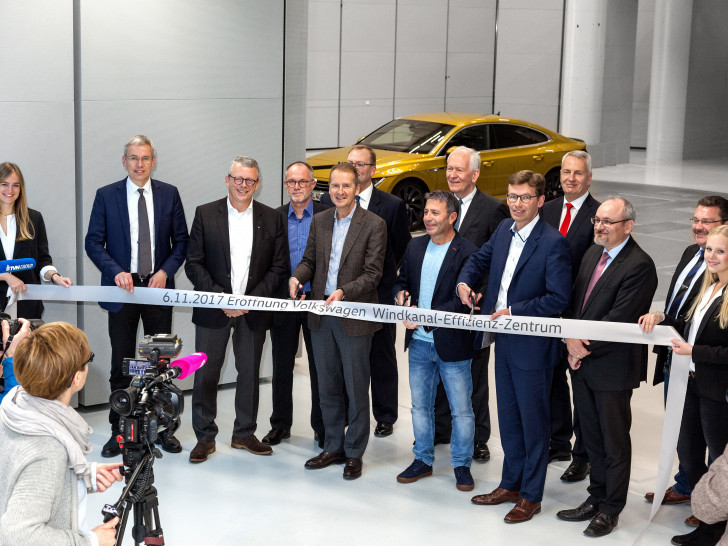 Volkswagen eröffnete heute mit Vorstand, Betriebsrat, Projektteam und Bauverantwortlichen das neue Windkanal-Effizienz-Zentrum in Wolfsburg. Foto: Volkswagen