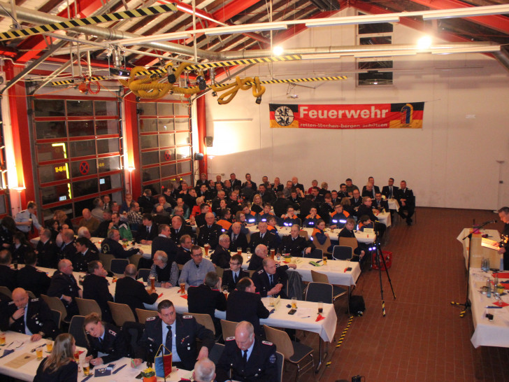 Am Freitagabend hielt die Freiwillige Feuerwehr Oker ihre Jahreshauptversammlung ab. Fotos: Anke Donner 