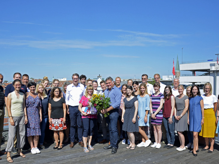 Die Mitarbeiterinnen und Mitarbeiter des Stadtmarketings verabschiedeten ihre langjährige Kollegin. Foto: Stadt Braunschweig 