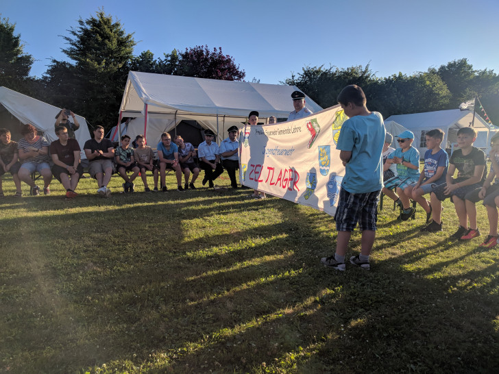 Rund 80 Jugendliche der Jugendfeuerwehren der Gemeinde Lehre starteten mit einem einwöchigen Zeltlager in die Ferien. Foto: Gemeindefeuerwehr Lehre