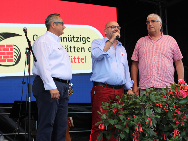 Christoph Kowollik (GWW), Marc Angerstein und Rainer Porath (WSV) eröffneten das diesjährige Sommer- und Lichterfest. Fotos: Alexander Dontscheff/Werner Heise