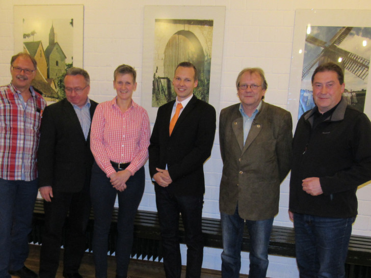 Neuer CDU-Vorstand in Destedt. Von links:  Uwe Feder, Michael Hartig, Anja Hantelmann, Philipp Lüer, Joachim Lüer, Uwe Lagosky MdB. Foto: Privat