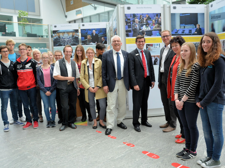 Bundestagmitglied Priesmeier (SPD) eröffnet die Wanderausstellung des Deutschen Bundestages. Foto: Privat