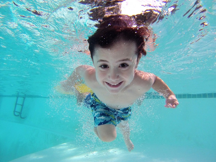 Die Zahl der Kinder, die schwimmen lernen, geht zurück. Symbolbild
