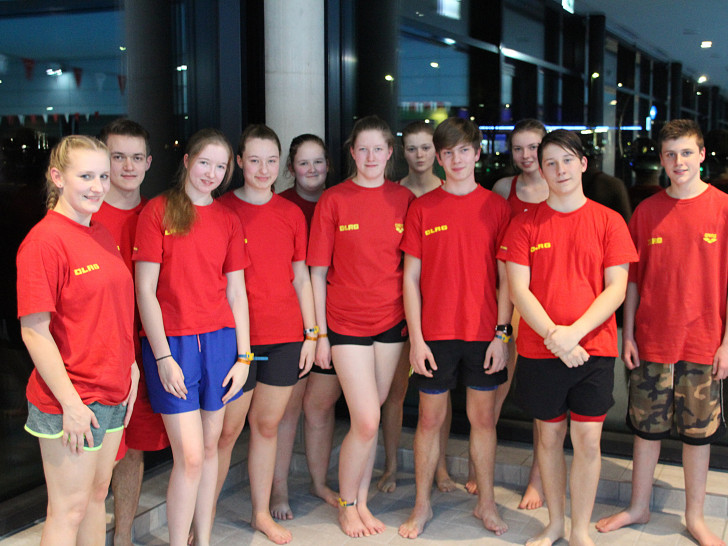 Christin Pohl, Johannes Rassl, Laura Moreton, Raika Wieczorek, Laura Wondrak, Rebecca Moreton, Elena Jachewicz, Nico Förster, Anna Barnett, Daniel Zornhagen, Felix Krebs
Es fehlt: Wiebke Seifart. Foto: DLRG Wolfenbüttel