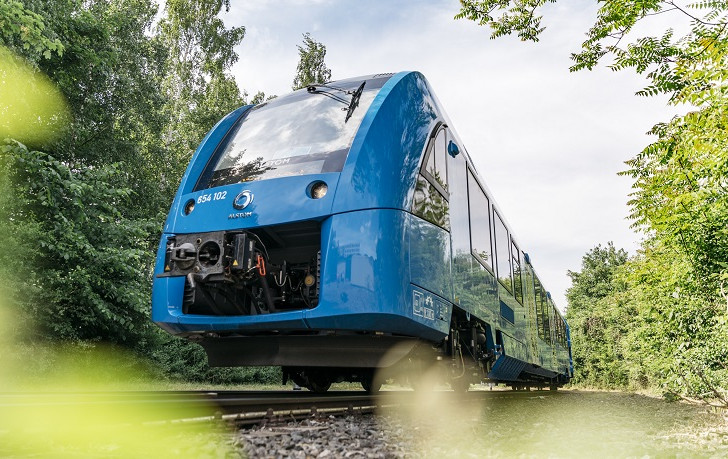 Coradia iLint ist der weltweit erste Wasserstoff-Brennstoffzellenzug und hat jetzt die Zulassung für den Passagierverkehr erhalten. Foto: Alstom