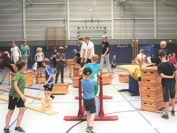 Im Rahmen des Ferienkalenders der Stadtjugendpflege Wolfenbüttel veranstaltete die Turngemeine Wolfenbüttel e.V. eine Parkour-Workshop für Kinder. Foto: Stadt Wolfenbüttel