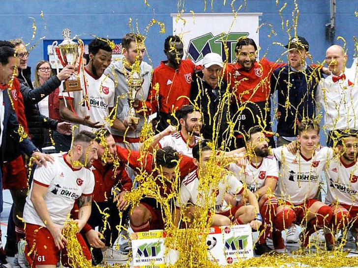 Gastgeber FC Türk Gücü feierte die Revanche im Finale. 