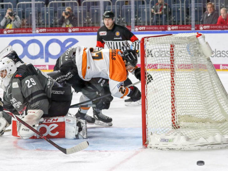 In einer Partie, der es an Höhepunkten fehlte, konnten die Grizzlys keine Punkte holen. Foto: Sascha Schneider/Täger