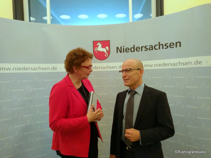 Staatssekretärin Behrens und Erster Kreisrat Schlichting. Foto: Landkreis Helmstedt