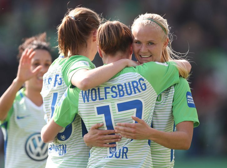 Leichter Aufgalopp in Hannover: VfL Wolfsburg-Frauen. Foto: Agentur Hübner
