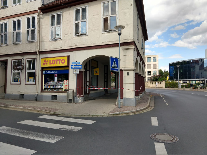 An diesem Kiosk gegenüber der Volksbank kam es am Nachmittag zu einem Raubüberfall. Die Einzelheiten sind derzeit noch unklar. Foto: Werner Heise