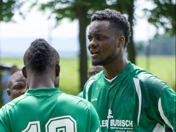 Demba Camara trägt künftig Schwarz-Gelb und geht in der Oberliga auf Torejagd. Foto: Steffen Köppe/Panthers Veltheim