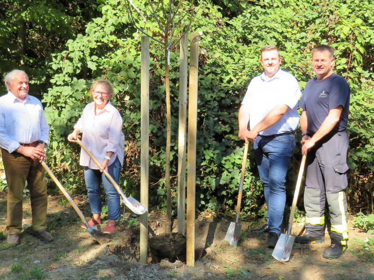 V.l.: Hermann Wiegmann, Edelgard Hahn, Andreas Busch und Ralf Sprang. Foto: Gemeinde Lehre