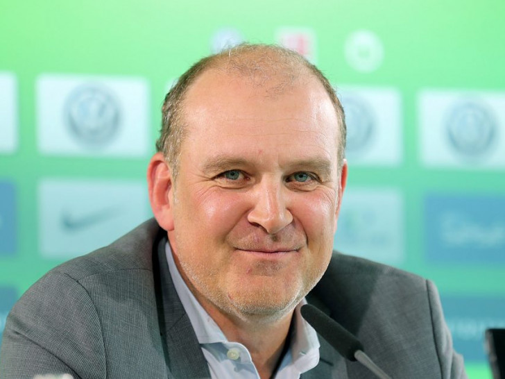 VfL-Manager Jörg Schmadtke warnt nach den jüngsten Ergebnissen vor einem Abwärtstrend. Foto: Agentur Hübner