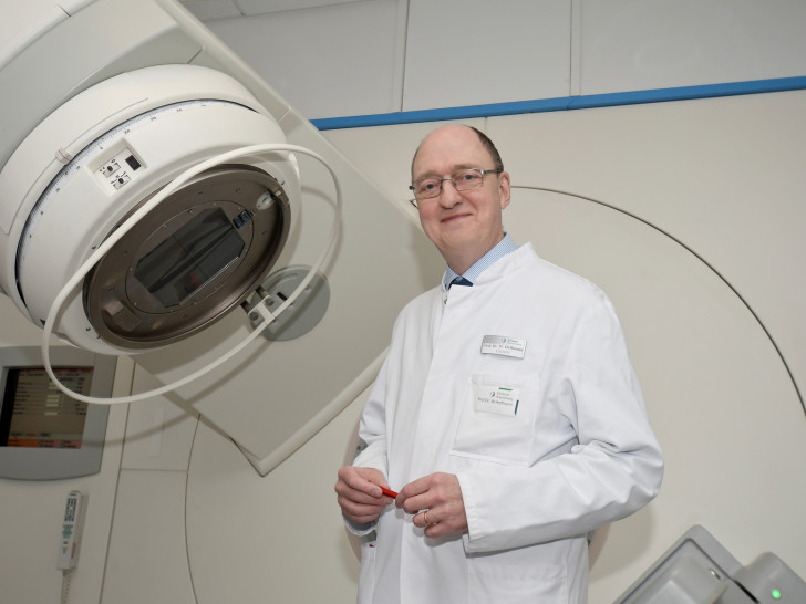 Als Top-Mediziner im Bereich Strahlentherapie wurde Prof. Dr. Wolfgang Hoffmann ausgezeichnet

Foto: Klinikum Braunschweig/Claudia Taylor