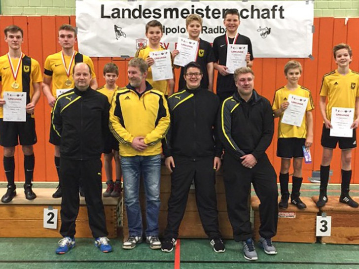 Erfolgreich bei den Landesmeisterschaften: Das Radball-Team aus Hahndorf. Foto: Privat