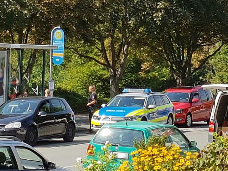 Polizeiliches Einschreiten auf der Goethestraße vor dem Julianum. Foto: Kreisverkehrswacht Helmstedt 