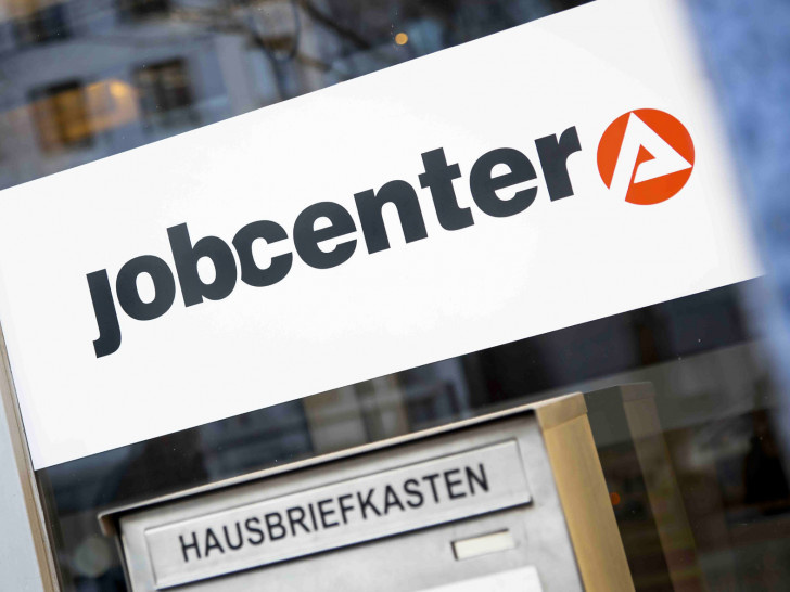 Mehr Geld für weniger Arbeitslose: Damit Hartz-IV-Empfänger schneller eine vollwertige Stelle finden, zahlen die Jobcenter jetzt höhere Lohnzuschüsse an Unternehmen. Dafür gibt es rund vier Milliarden Euro aus dem Bundeshaushalt. Foto: IG BAU