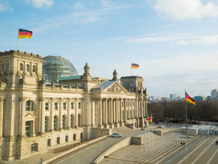 Dr. Roy Kühne lädt Jugendliche in den Deutschen Bundestag ein. Symbolbild: Pixabay