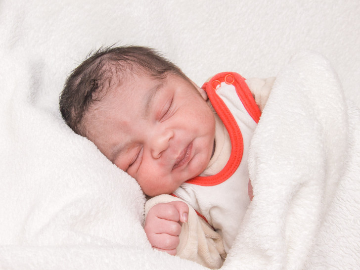 Willkommen, Julius-Micah Gribbe. Foto: Städtisches Klinikum
