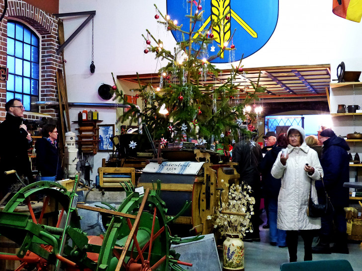 Weihnachtsmarkt in der Heimatstube Ahlum. Foto: Reinhold Dreger
