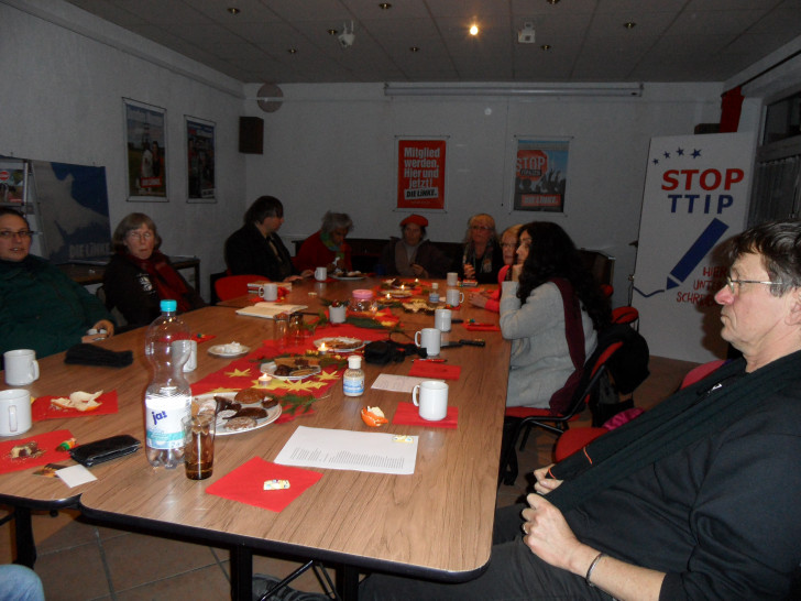 Gemütliches Zusammensein zum Jahresende im Sozialcafé. Foto: Privat
