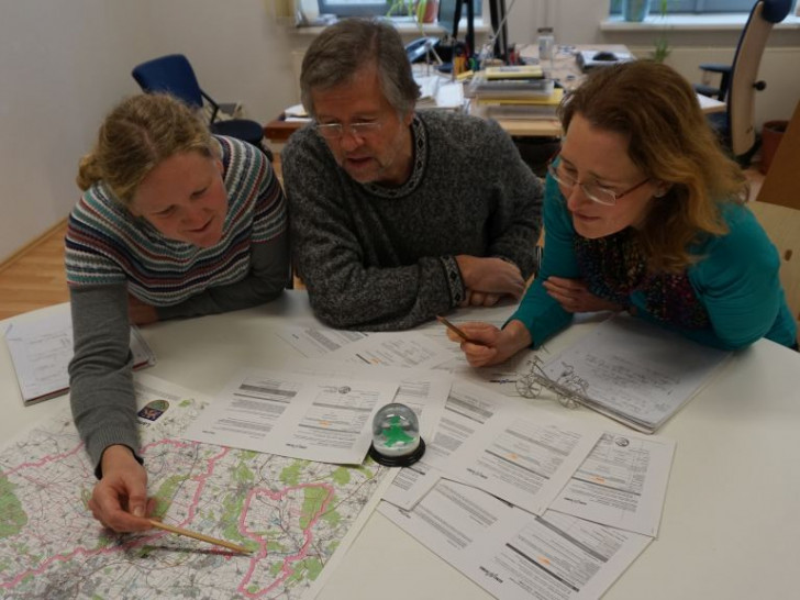 Den Seniorenkreis Leinde erwartet ein Besuch der Mobilitätsexperten Katja Gagnon, Michael Fuder und Sabine Neef vom Büro merkWATT.  Foto: merkWATT 