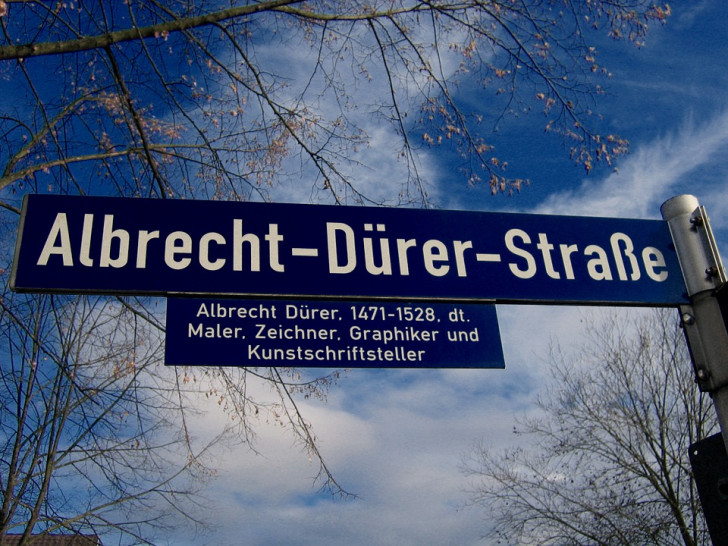 Laut der Bürgerliste seien die meisten Straßen nach Männern benannt und auch auf der Warteliste für Straßennamen seien überwiegend männliche Namensgeber zu finden (Symbolbild).