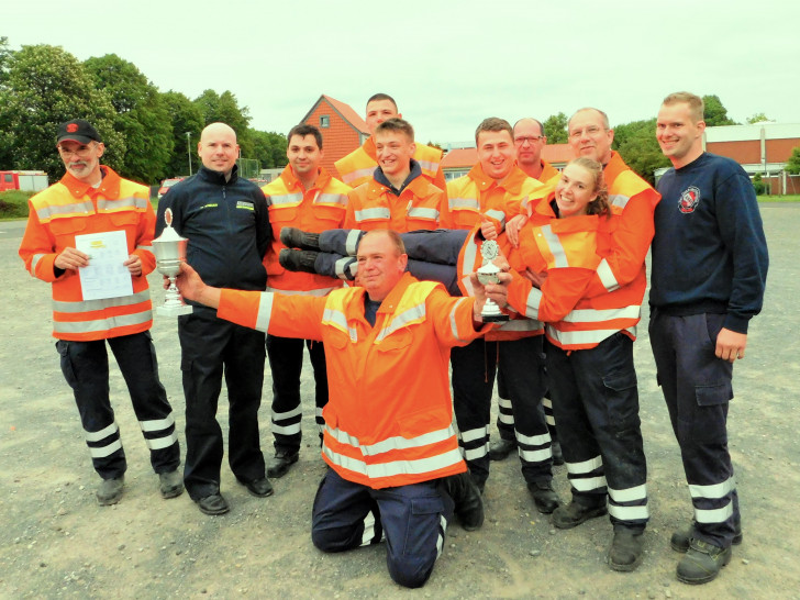 Die Freiwillige Feuerwehr Wittmar-Sottmar freut sich über den Sieg. Fotos: Feuerwehr Elm-Asse