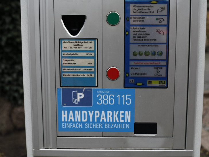 Laut der Stadtverwaltung werden nur rund ein Prozent der Park-Einnahmen über das Handyparken generiert. Symbolfoto: Archiv 