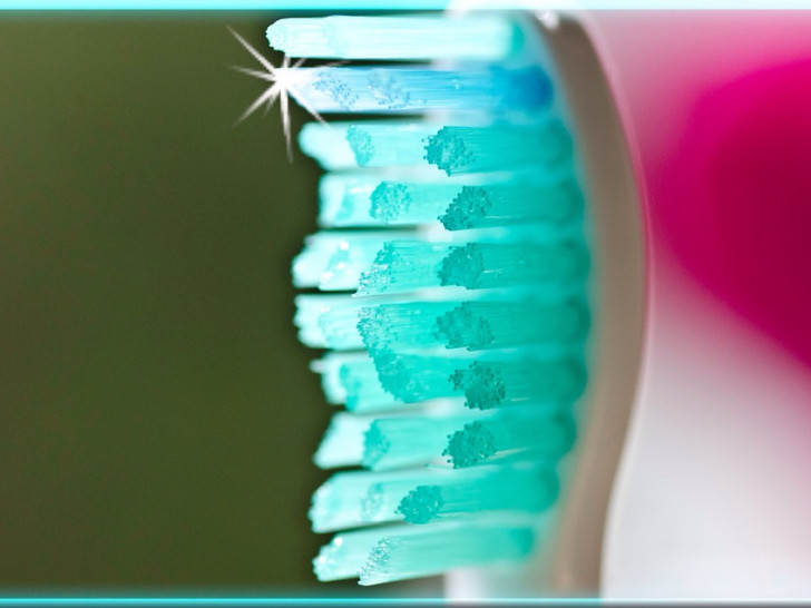 Gegen drei Frauen wurde ein Strafverfahren eingeleitet, weil sie versuchten, Aufsatzsteckbürsten für elektrische Zahnbürsten in einem Kinderwagen aus dem Laden zu schmuggeln. Symbolfoto: Pixabay