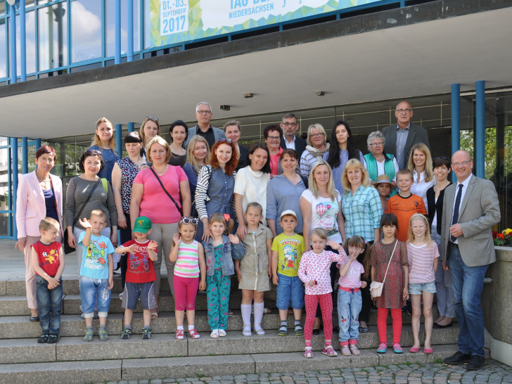 Auf die Mütter mit ihren Kindern wartet eine aufregende Zeit in Wolfsburg. Foto: Stadt Wolfsburg