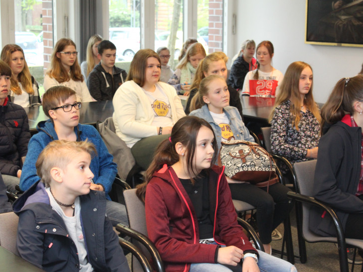 Schülerinnen und Schüler, die im vergangenen Jahr den Zukunftstag für Jungen und Mädchen in der Goslarer Kreisverwaltung absolviert haben. Foto: Landkreis Goslar