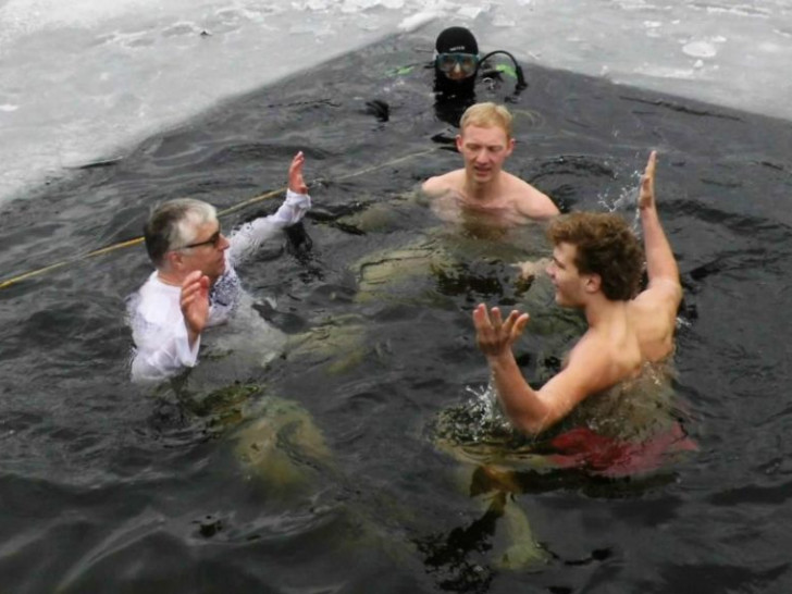 Das Eisschwimmen findet bereits seit einigen Jahren statt. Foto: Verein/Archiv