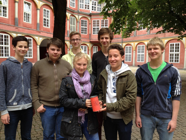 Engagierte Schüler der Schülervertretung des GiS nach der Spendenaktion. Foto: Privat/Andreas Bötel