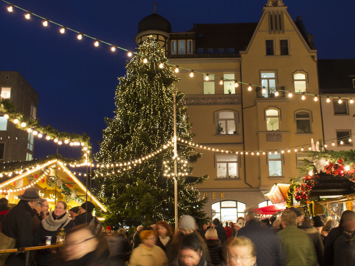 Echte Braunschweiger Tannen schmücken den Weihnachtsmarkt. Symbolfoto: Braunschweig Stadtmarketing GmbH