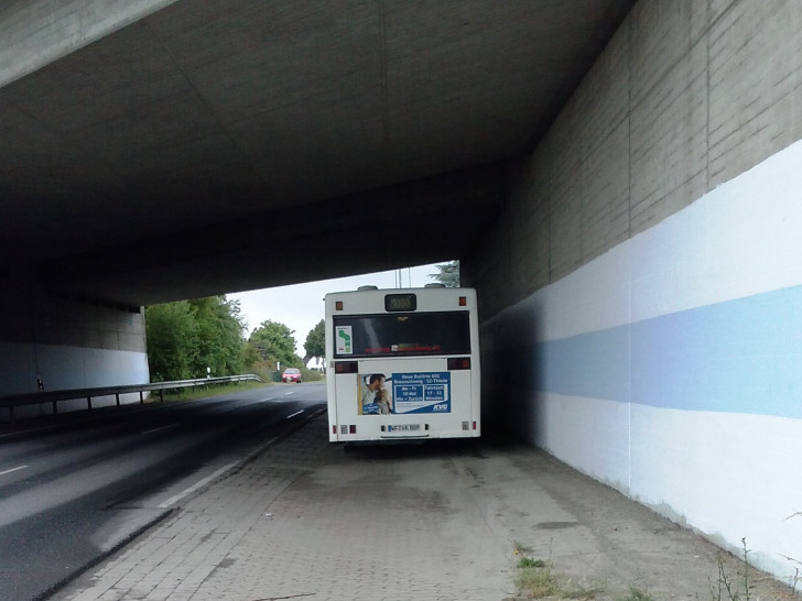 Der Bus hielt auf dem Geh- und Radweg. Foto: Privat