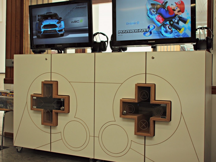 Neues Gamingmöbel der Stadtbibliothek in der Musikbibliothek. Foto: Stadtbibliothek