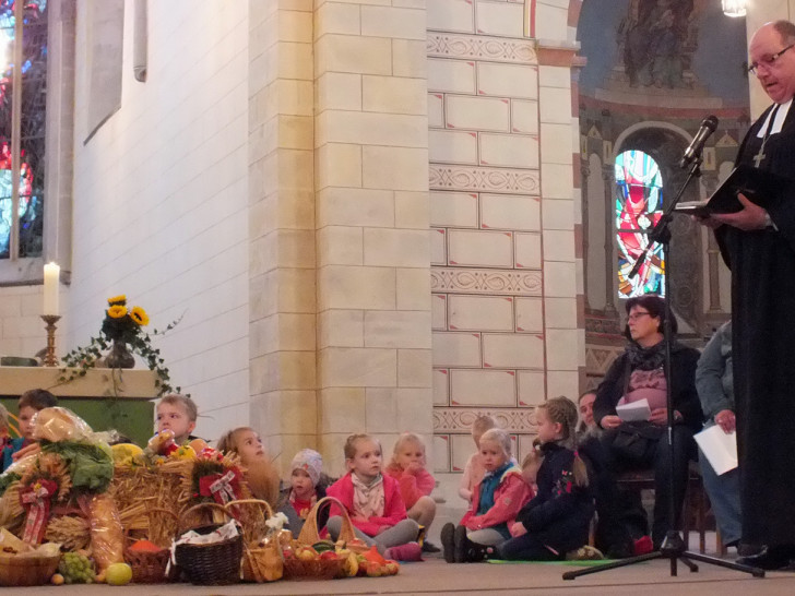 Die Calixt-Gemeinde fand sich in der Kirche St. Marienberg zum diesjährigen Erntedankgottesdienst ein. Foto: Achim Klaffehn