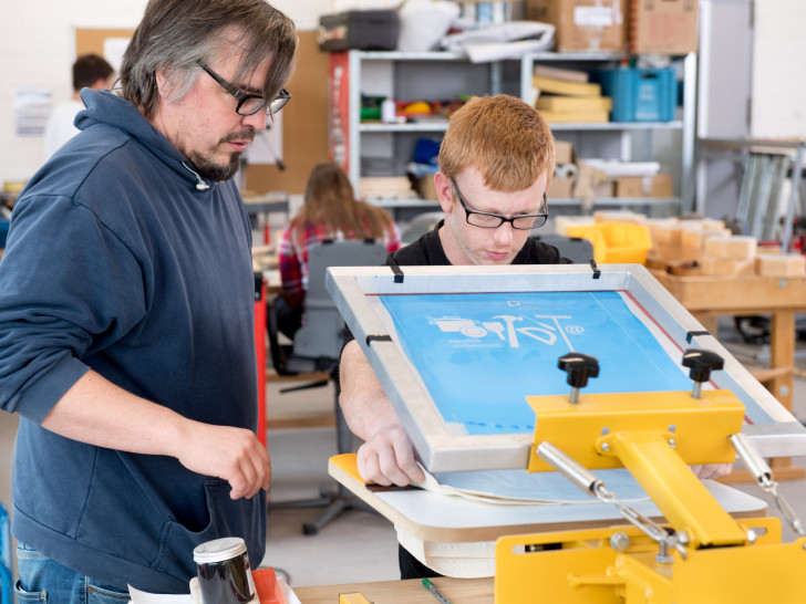 Der Berufsbildungsbereich der Abteilung Werkstätten (WfbM) in der Mehrwerk gGmbH bietet verschiedene Arbeits- und Qualifizierungsmöglichkeiten. Foto: Klaus G. Kohn/Ev. Stiftung Neuerkerode