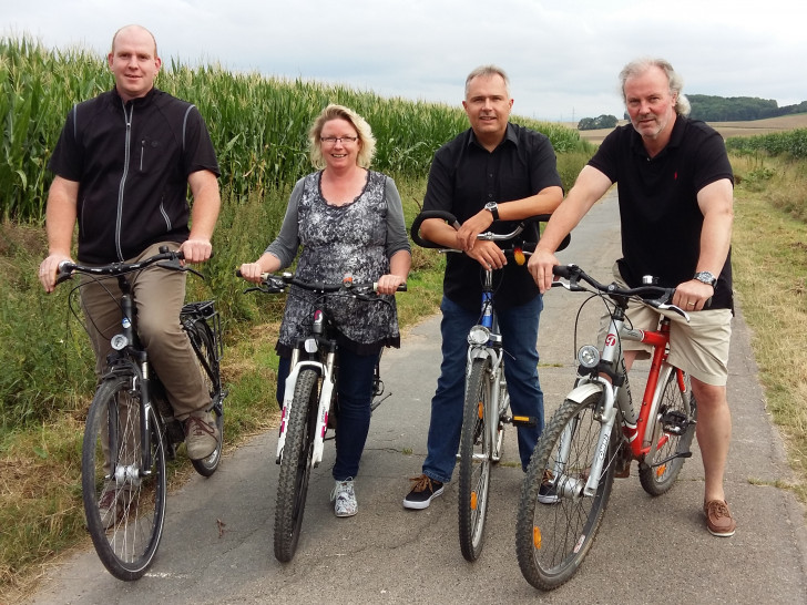 Die Unabhängige Wählergemeinschaft Denkte (UWG) startet zu einer Radtour durch die Gemeinde Denkte. Foto: UWG