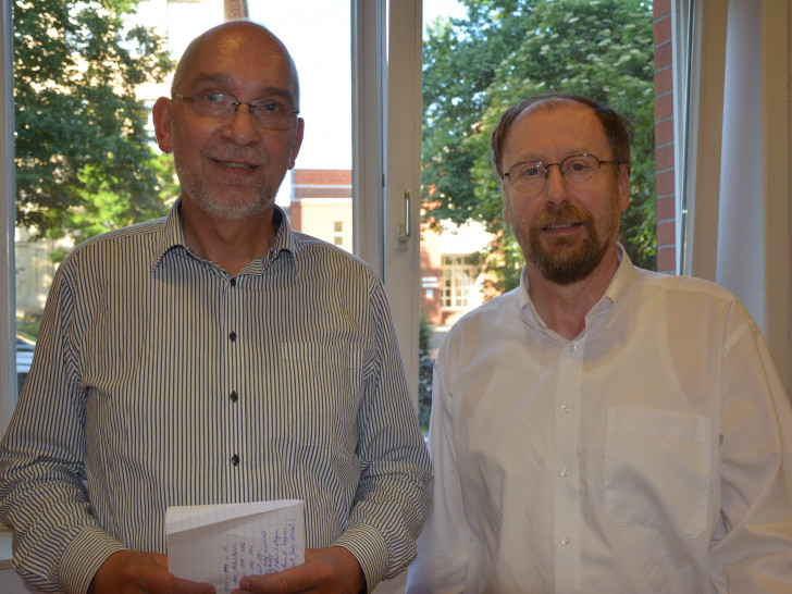 Superintendent Dr. Volker Menke (links)  und Professor Dr. Udo Schnelle. Foto: Kirchenkreis