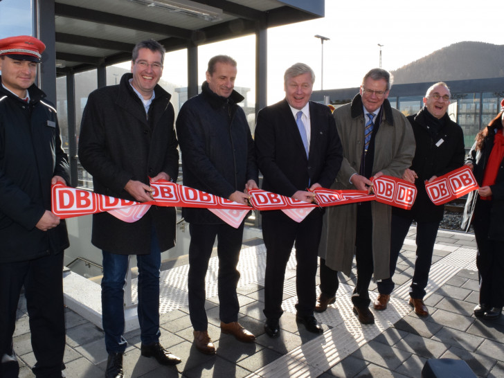 Anfang Dezember 2018 wurde der sanierte und nun barrierefreie Bahnhof Oker offiziell eingeweiht. Foto: Stadt Goslar