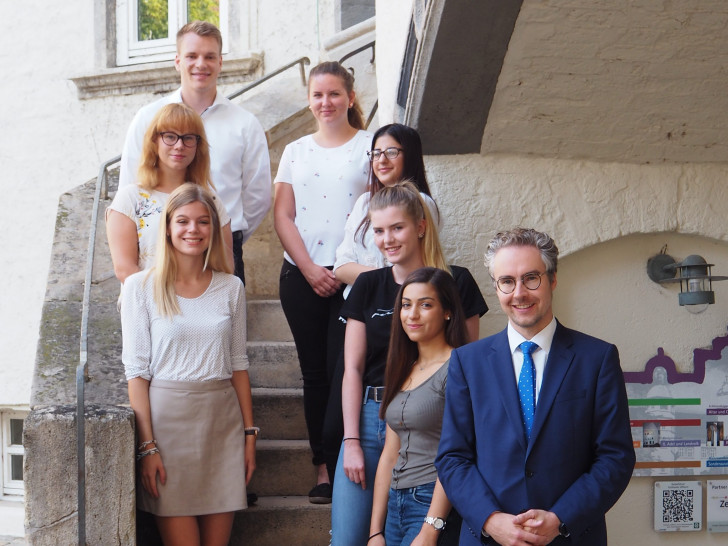 Der Landkreis Gifhorn stellt zum 1. August sieben Nachwuchskräfte ein, die ihre Ausbildung im öffentlichen Dienst durchlaufen werden. Foto: Landkreis Gifhorn