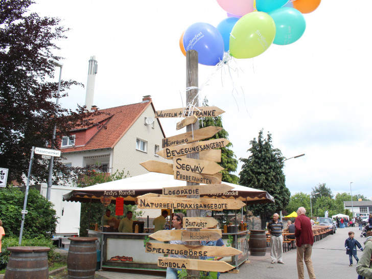 Vom Flohmarkt bis zur Live-Musik – Der Hasenwinkel feiert Straßenfest. Fotos: Jan Borner